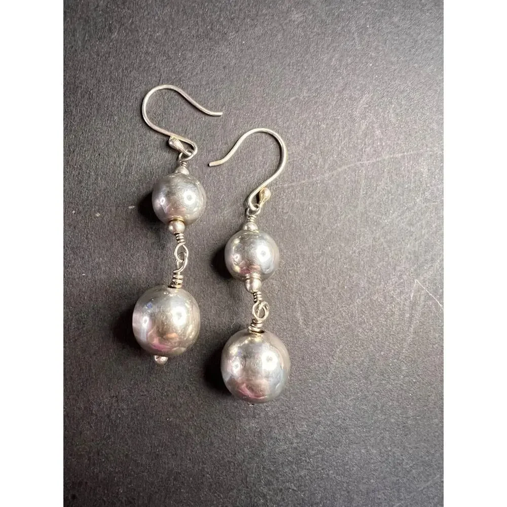 Vintage sterling silver graduated ball dangling earrings